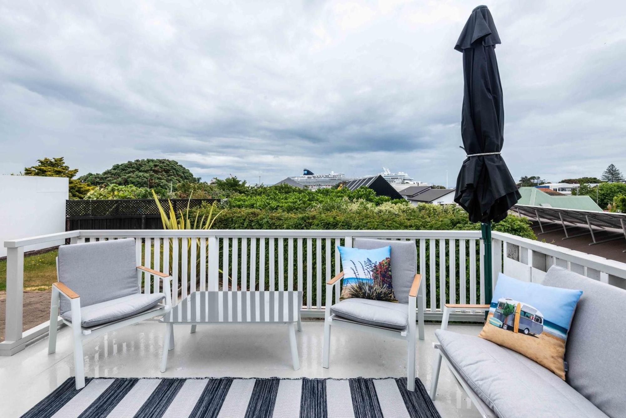 Awesome Beach House On Oceanview Road Mount Maunganui Eksteriør billede